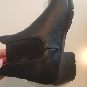 Women's Blundstone heeled Chelsea boot